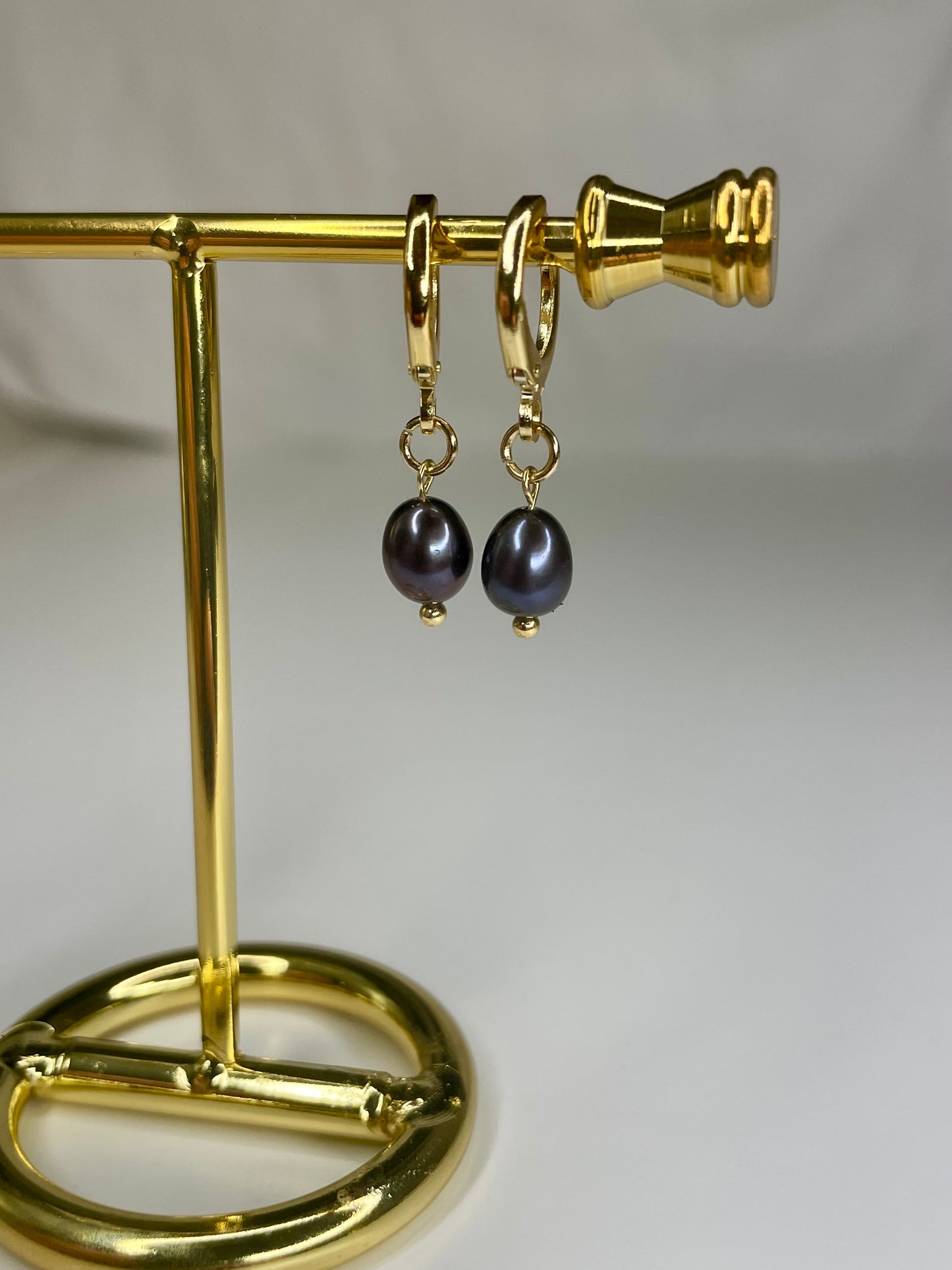 Iris Baroque Pearl Earrings