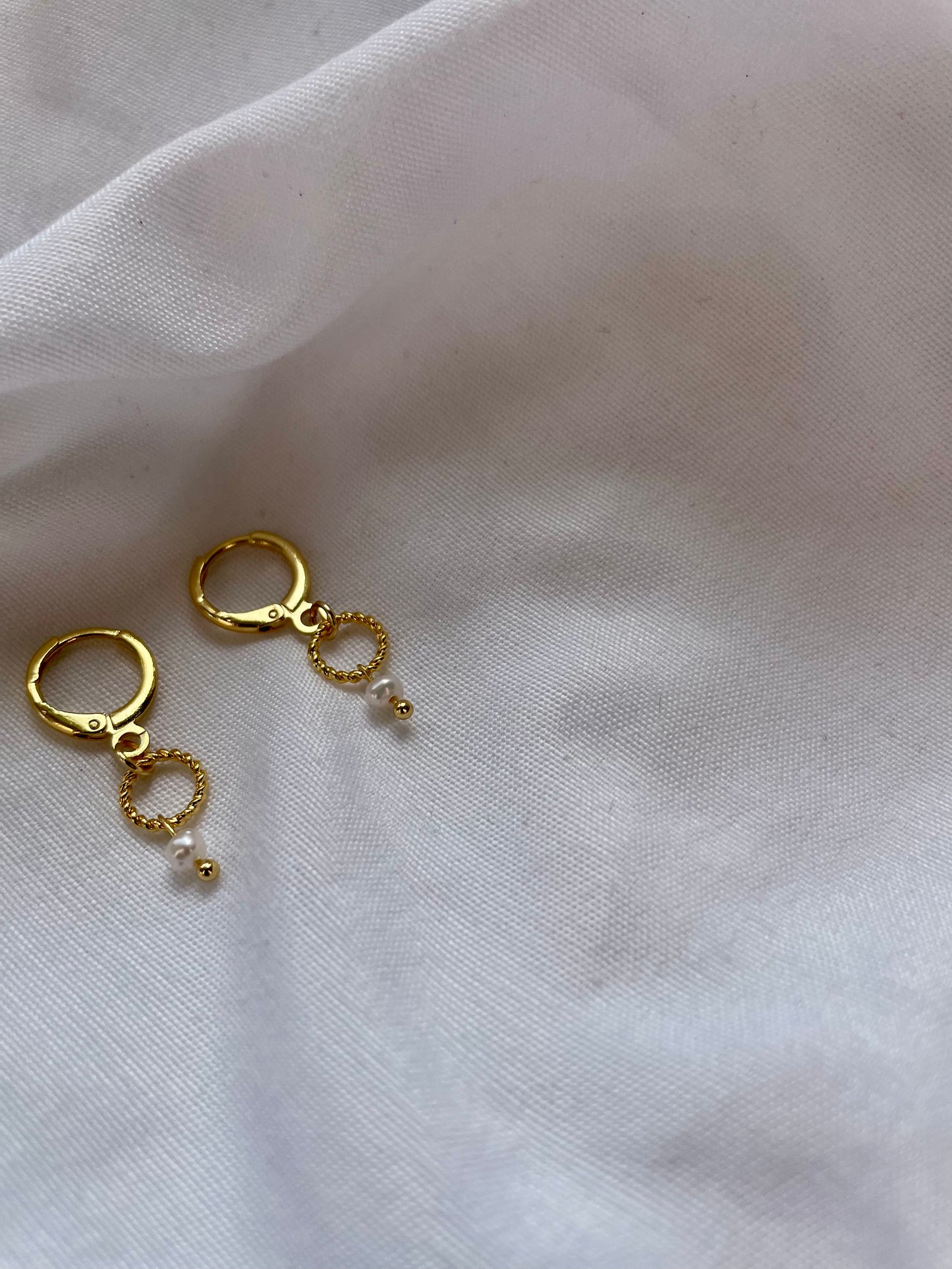 Darcy Pearl Hoop earrings