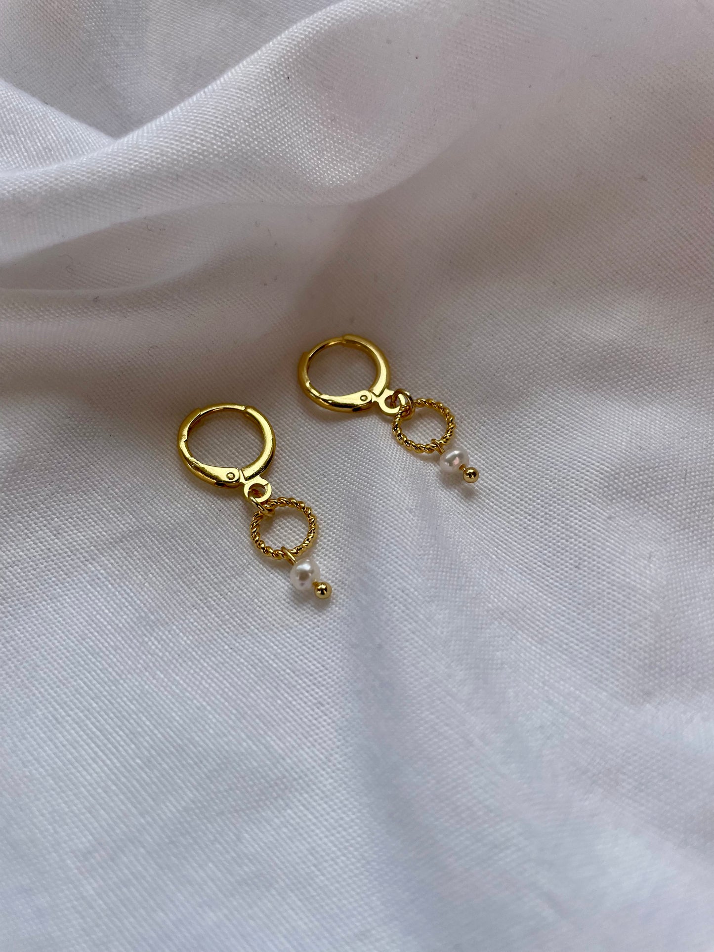 Darcy Pearl Hoop earrings